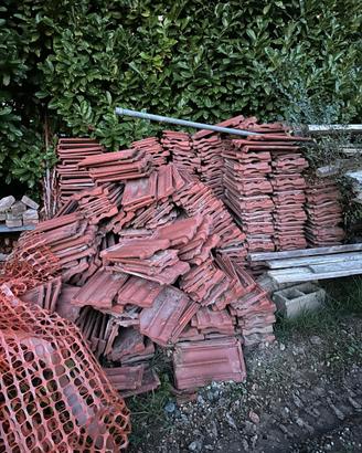 TEGOLE MARSIGLIESI USATE IN BUONE CONDIZIONI