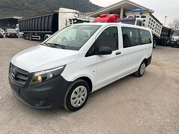 Autocarro pulmino Mercedes 9 posti