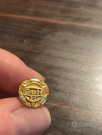 Spilla in oro per asola giacca uomo