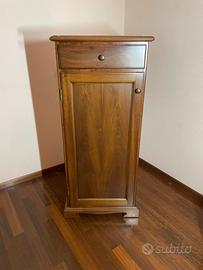 Mobiletto in Noce Nazionale fiammato