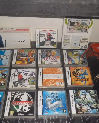 NINTENDO DSI COMPLETO DI SCATOLA E GIOCHI