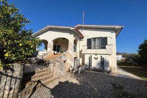 VILLA SINGOLA A GENZANO DI ROMA