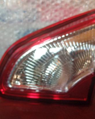 fanale posteriore dx per sportellone nissan  qashq