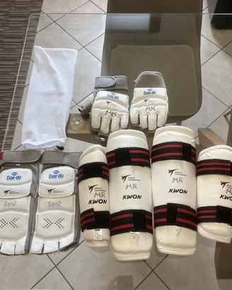 protezioni per taekwondo