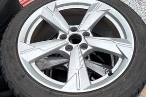 Cerchi con gomme A4 245/45/18 100v