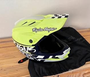 Casco Troy Lee Designs D4 Polyacrylite size M