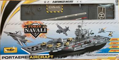 Gioco Porta Aerei in plastica con componenti