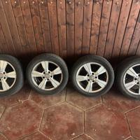 Gomme invernali con cerchi in lega Mercedes