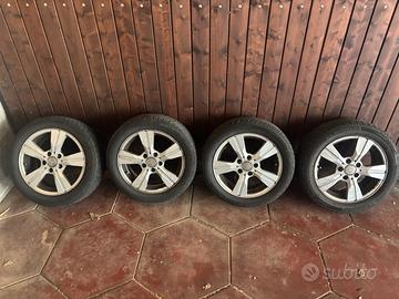 Gomme invernali con cerchi in lega Mercedes