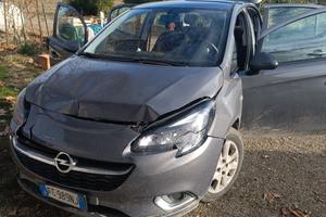 OPEL CORSA INCIDENTATA 
