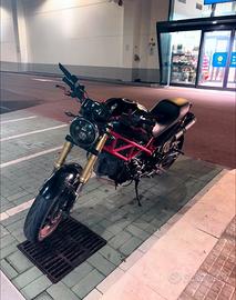 Ducati Monster 695 Depo A2