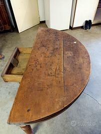 -TAVOLO A MEZZA LUNA DEI PRIMI 800 IN NOCE MASSELL