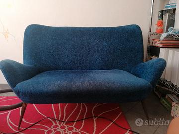 divano blu due posti anni'70