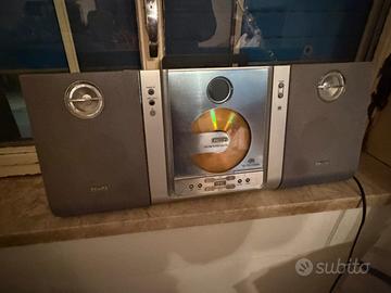 Stereo da parete con telecomando e CD