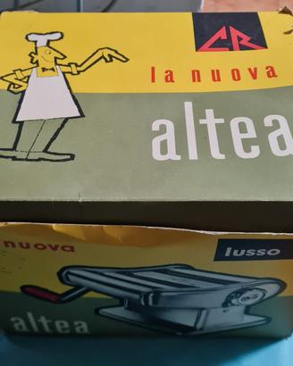 macchina per tirare la pasta a mano