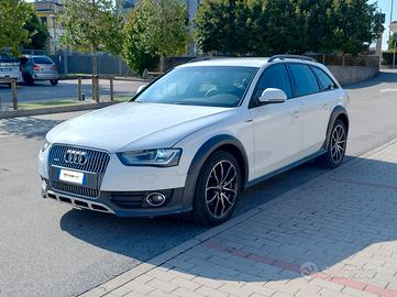 Audi A4 allroad 2.0TDI 150cv S-Line CAMBIO MANUALE