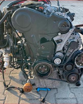 AUDI A4 B8 2.0TDI MOTORE COMPLETO CODICE CAGA