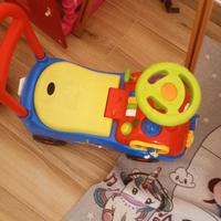 Macchinina cavalcabile