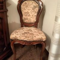 Sedia Imbottita in Legno Stile Luigi XV – Elegante
