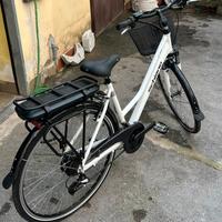 Bici Elettrica E-Voke 28 E-bike da trekking