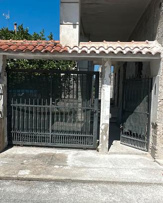 cancelletto in ferro pieno 