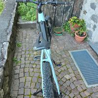 Bicicletta e-trekking Lombardo Agevole