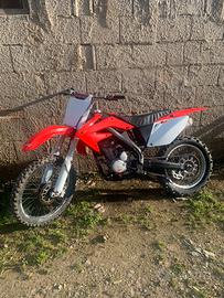 Moto crf 250 4 tempi del 2009