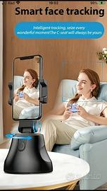 Supporto per telefono con traciamento facciale