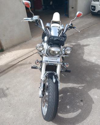 Hyosung Aquila GV 650