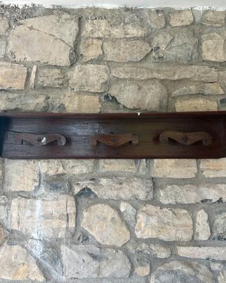 Attaccapanni con mensola in legno