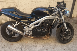 Triumph speed triple 900