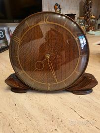 Antico orologio da tavolo
