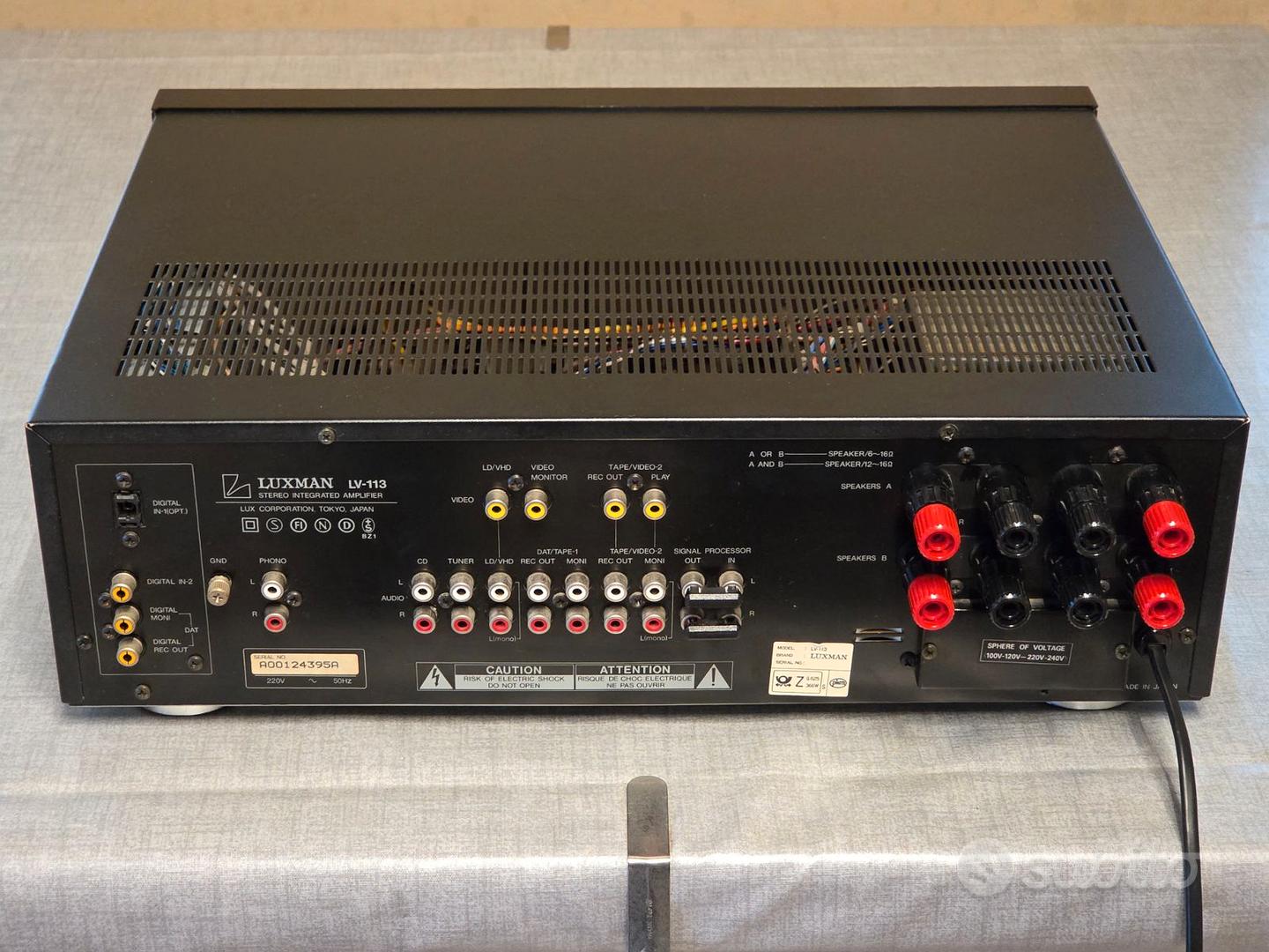 Lot 919 - A Luxman LV-113 Stereo Ingegrated Stereo