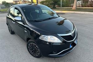 Lancia Ypsilon 1.3 MTJ 95 CAVALLI Mya FULL ENTRA