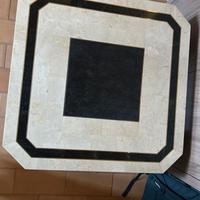 Tavolino da salotto rivestito in marmo