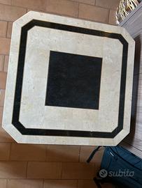 Tavolino da salotto rivestito in marmo