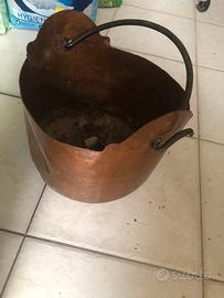 Pentole antiche in rame