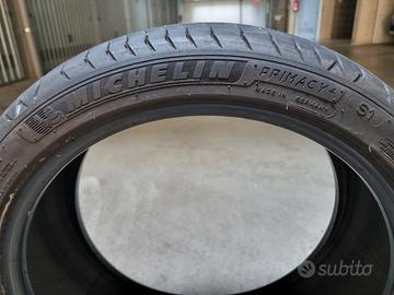 Set Michelin Primacy 4 225/40R18 pneumatici estivi
