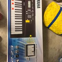 Pianola yamaha EZ-220