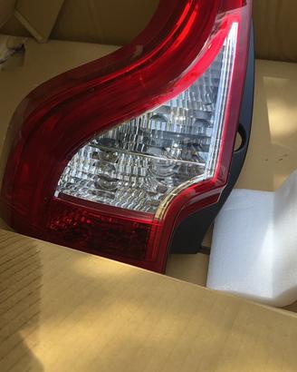 fanale  posteriore Volvo X C60