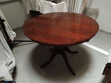 Set composto da tavolo + 6 sedie