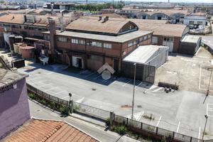 CAPANNONE A SANTA CROCE SULL'ARNO