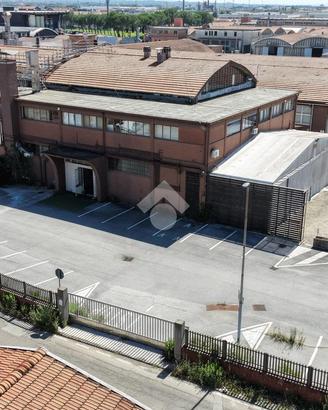 CAPANNONE A SANTA CROCE SULL'ARNO