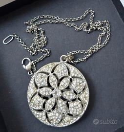 Collana con ciondolo mandala di strass