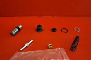 KIT RIPARAZIONE POMPA FRIZIONE TRIUMPH