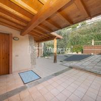 VILLINO CON GIARDINO PRIVATO IN CONTESTO RESIDENZI