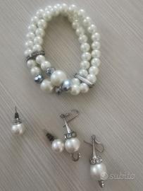 bracciale e orecchini 