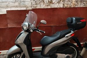 SCOOTER PIAGGIO CARNABY CUISER 300