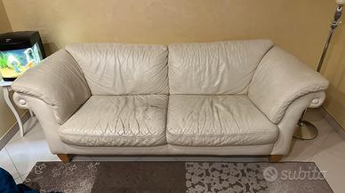 Divano 2  posti usato