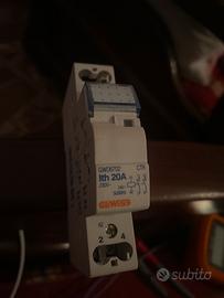 contattore.  Qty: 2pz